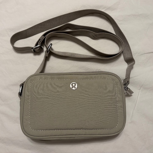 Lululemon Crossbody Camera Bag - Picture 1 of 3